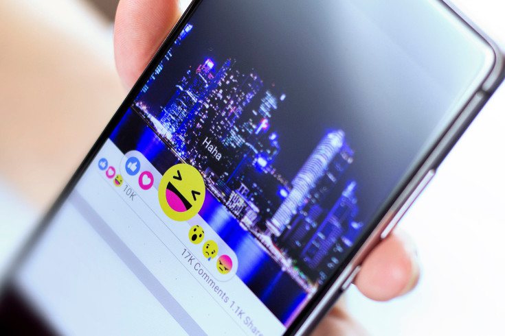 A veces no podemos evitar mirar una notififación