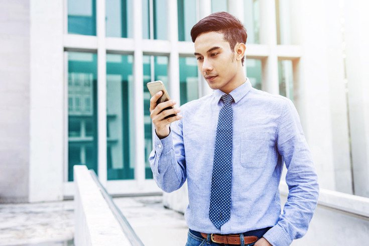 Si mirar las redes sociales interfiere en tu trabajo o estudios, puedes tener un problema