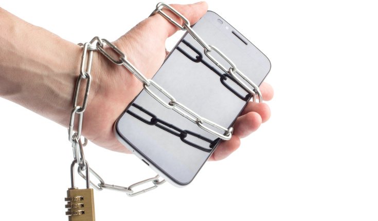 Las personas con nomofobia muestras irritabilidad y ansiedad cuando no pueden disponer del móvil