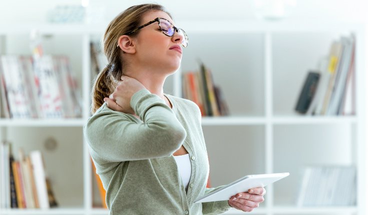 El tecnoestrés puede generarnos dolores musculares y alteraciones del sueño