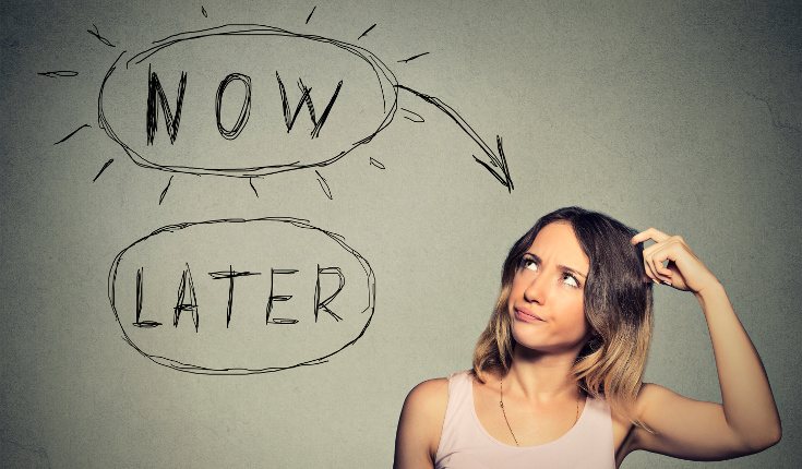 Es mejor tomar descansos planificados que estar constamente aplazando la tarea