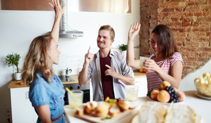 El poliamor es diferente a las relaciones abiertas