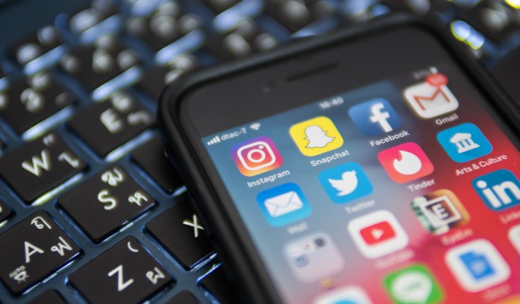 Recuerda que lo que ves en las redes sociales es información sesgada sobre la vida de los demás