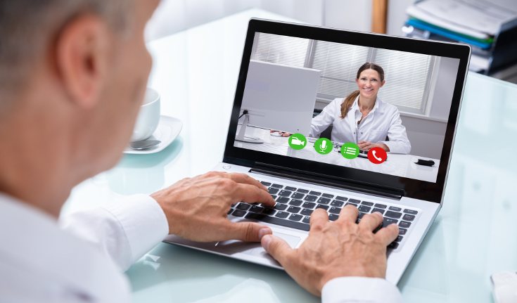 La terapia online nos facilita acudir al psicólogo cuando no tenemos medios para hacerlo físicamente