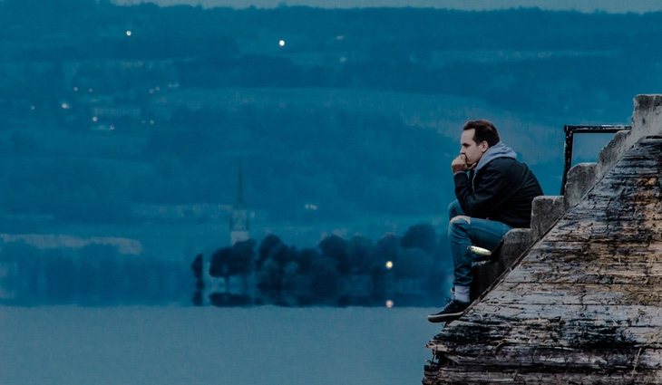 Las personas introvertidas se interesan principalmente por su mundo interior