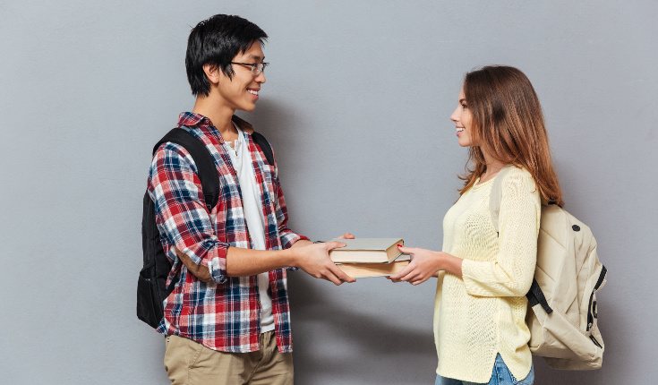 Dependiendo del tiempo que haya pasado nos vemos más o menos obligados a devolver los favores