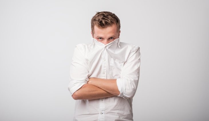 La timidez y la ansiedad social definen a una persona que no se atreve a hablar con los demás