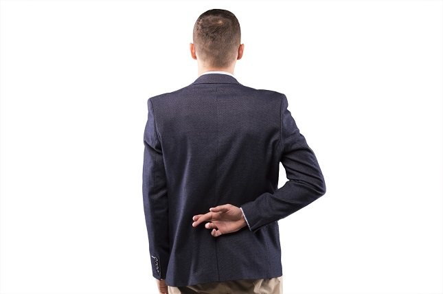 La persona puede mentir y embellecer una historia