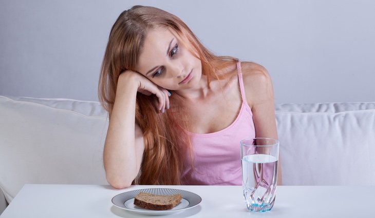 Las personas con esta fobia evitan cualquier comportamiento que pueda causar vómito, como comer