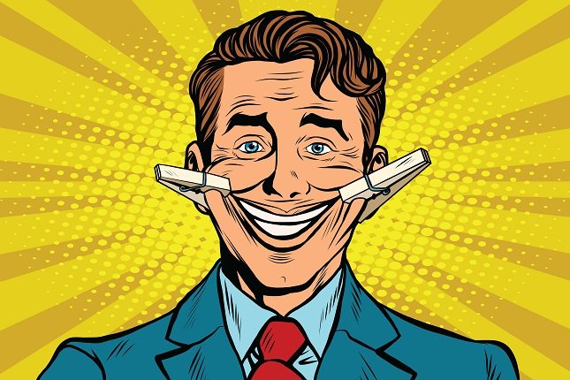 Forzar una sonrisa puede incluso ayudar a las personas