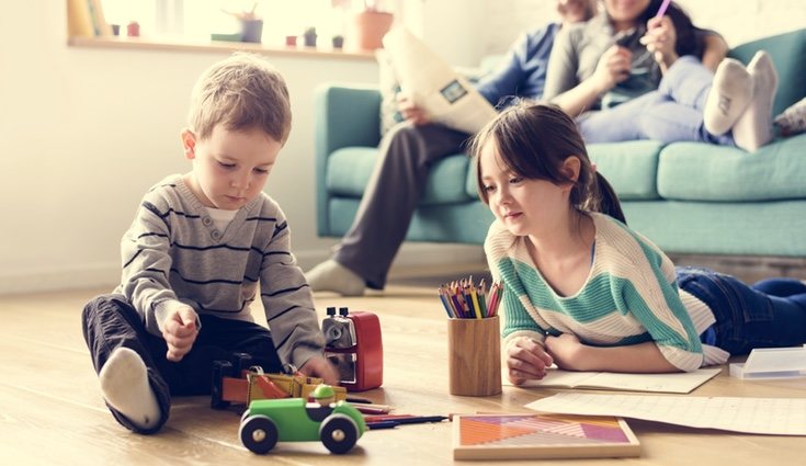 Es recomendable, si se tienen varios hijos, trabajar la educación emocional en conjunto