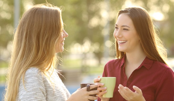 Conoce a más gente para salir de tu zona de confort