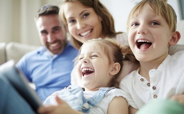  Las personas a menudo sonríen para ocultar lo que realmente piensan