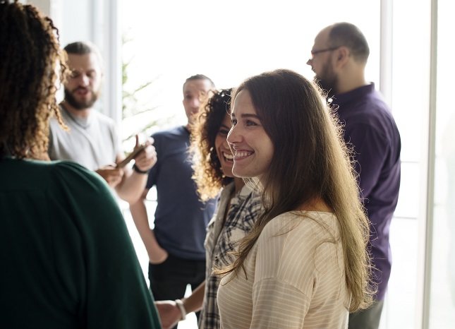 Si ya conoces a alguien, puedes decir: 