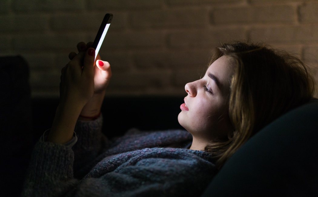 Si eres un adicto a buscar información posiblemente padezcas 'Doomscrolling'