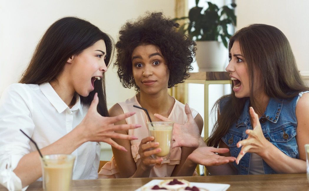 Cómo ejercer de mediador en una pelea entre tus amigos