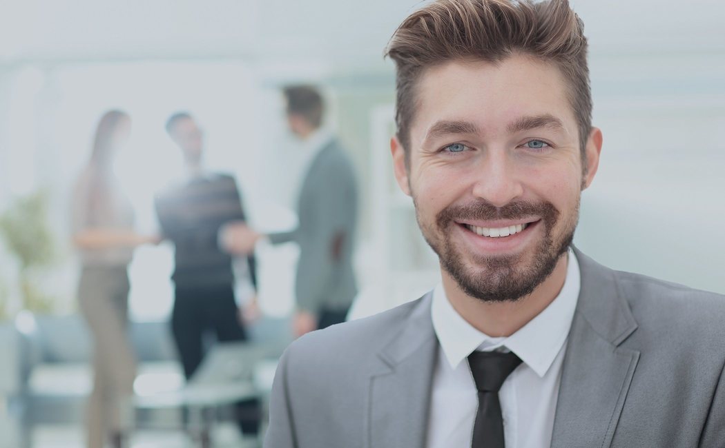 Cómo tener una personalidad más abierta con los empleados en el trabajo